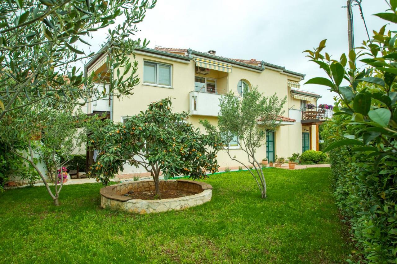 Apartments Emma Biograd Na Moru Exterior photo