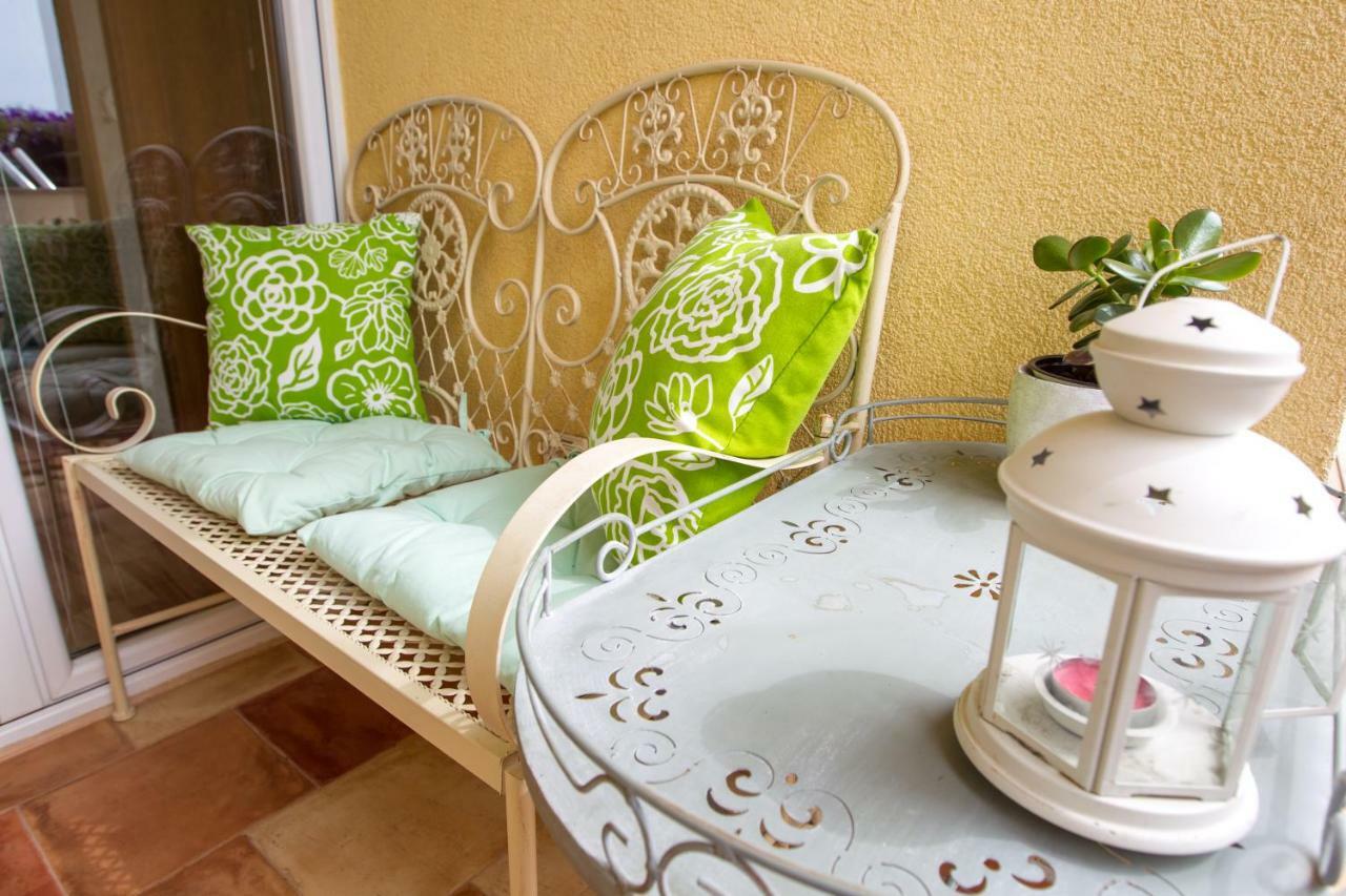 Apartments Emma Biograd Na Moru Exterior photo